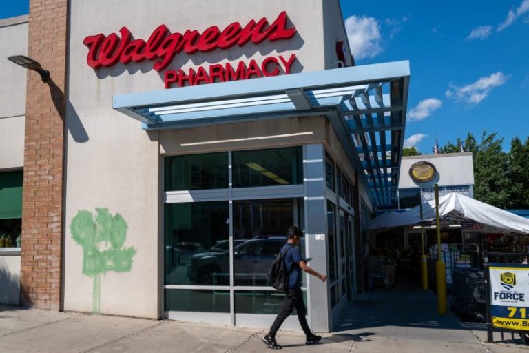 Walgreens doubles down on prescription-filling robots to cut costs, free up pharmacists amid turnaround
